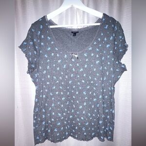 Torrid Gray and Blue Floral Short Sleeve Top